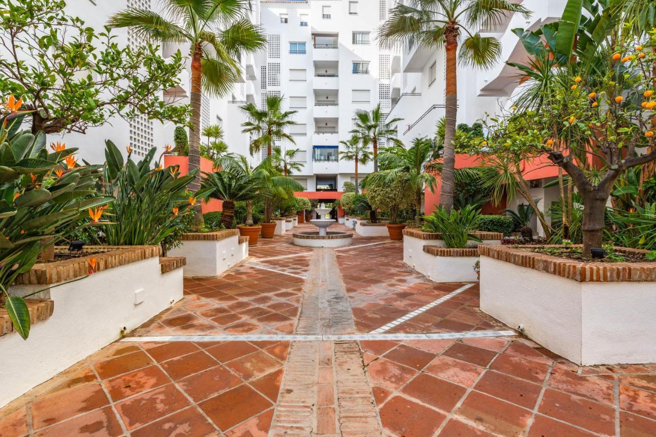 Modern Studio In Medina Garden - Puerto Banus Marbella Kültér fotó